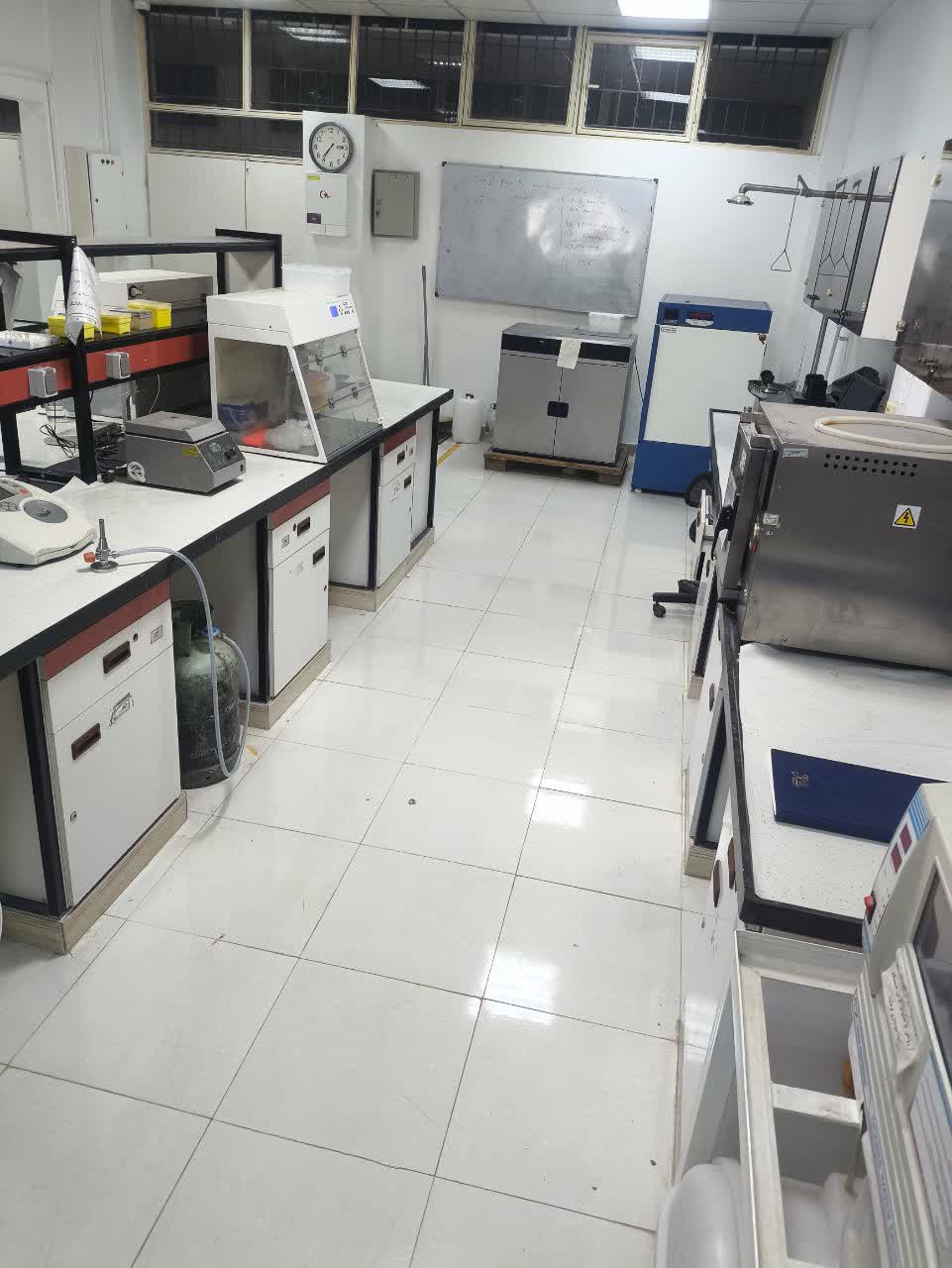 تصویر آزمایشگاه